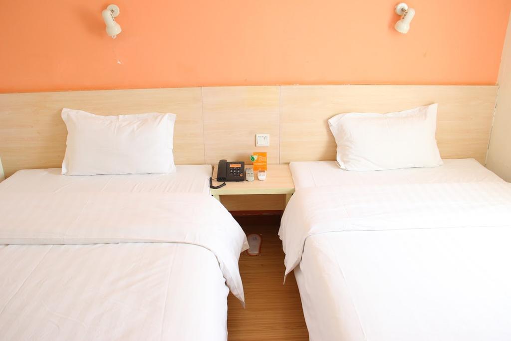7Days Inn Haikou Hong Kong City Exteriör bild